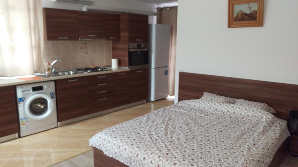 Garsoniere Dinu Apartment Bucureşti Ngoại thất bức ảnh