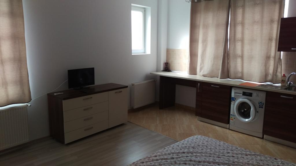 Garsoniere Dinu Apartment Bucureşti Ngoại thất bức ảnh