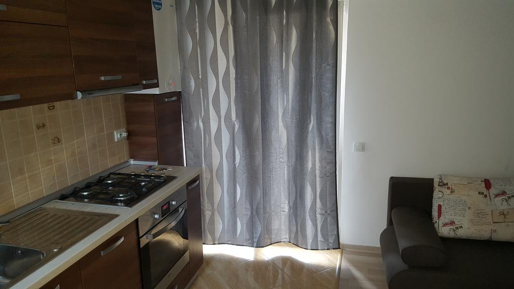 Garsoniere Dinu Apartment Bucureşti Ngoại thất bức ảnh
