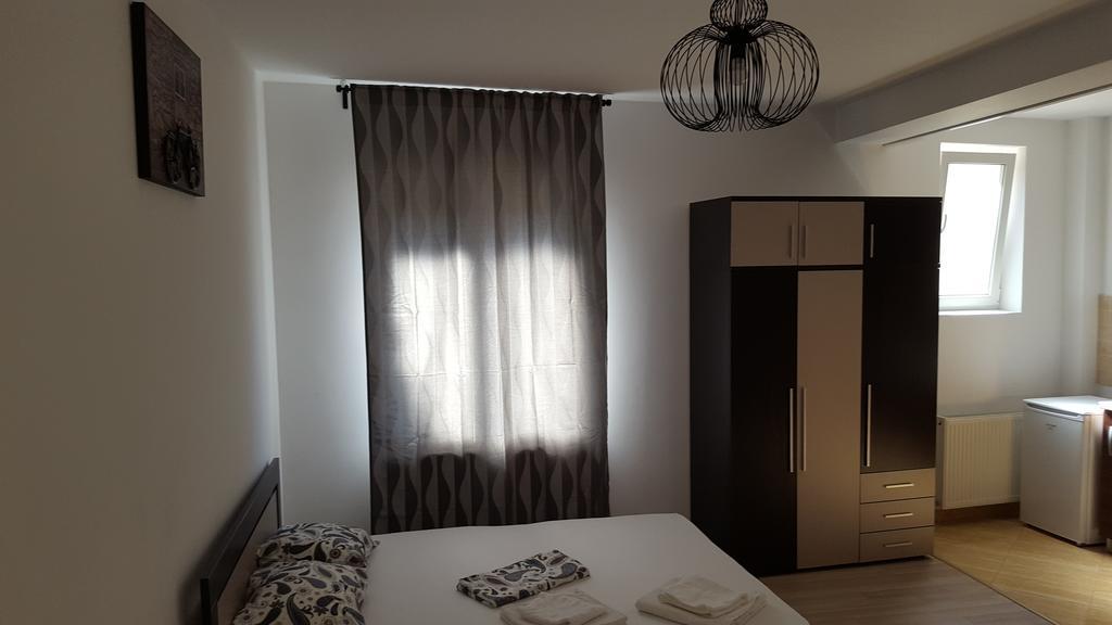 Garsoniere Dinu Apartment Bucureşti Ngoại thất bức ảnh