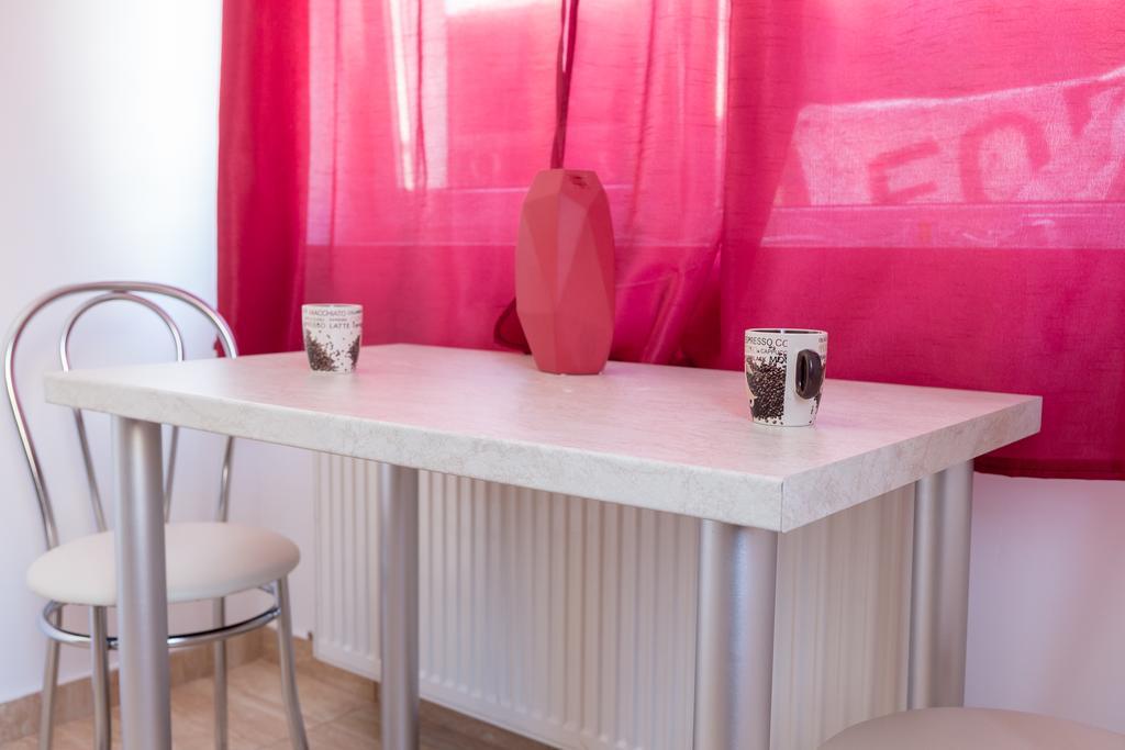 Garsoniere Dinu Apartment Bucureşti Ngoại thất bức ảnh