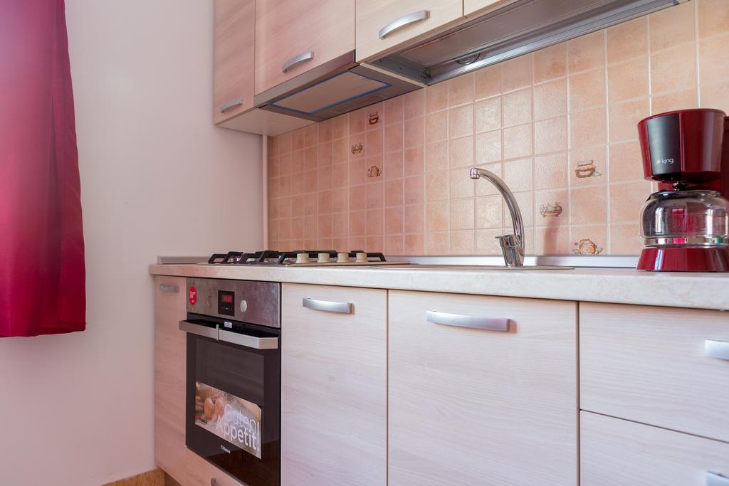 Garsoniere Dinu Apartment Bucureşti Ngoại thất bức ảnh